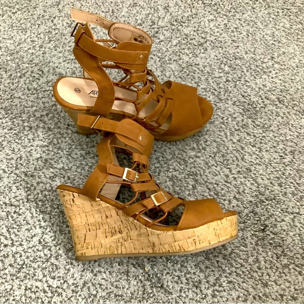 Ardene brown chunky platform heels
